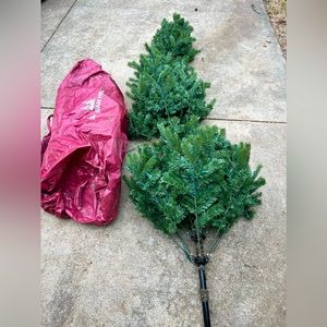 7.5’ Balsam Hill Pre-Lit